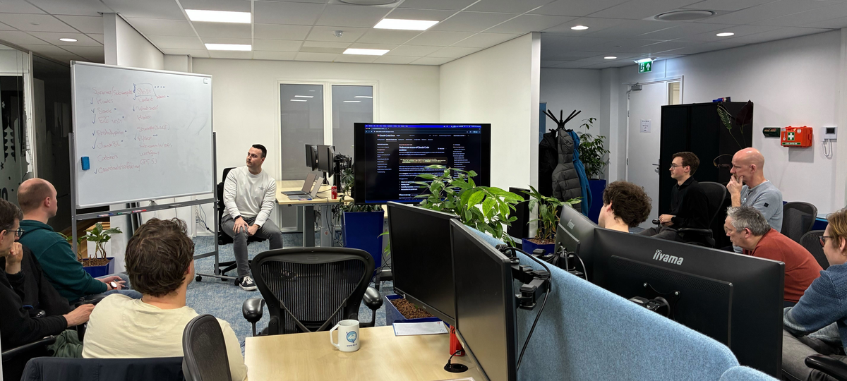 Claude Code & You: Schermen open en nieuwsgierigheid op tafel